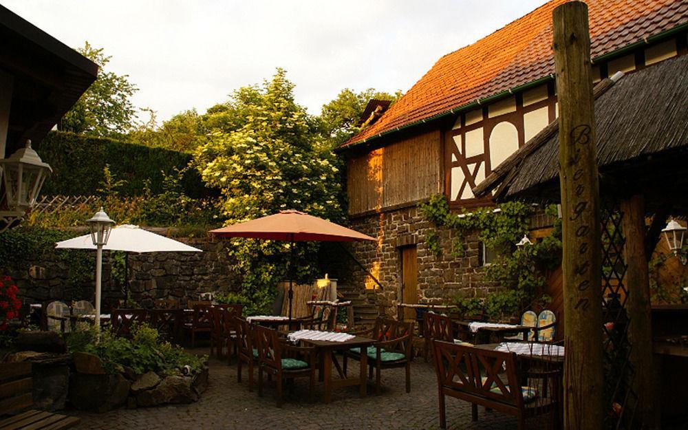 Hotel Restaurant Lindenhof Бад Ласфе Екстериор снимка