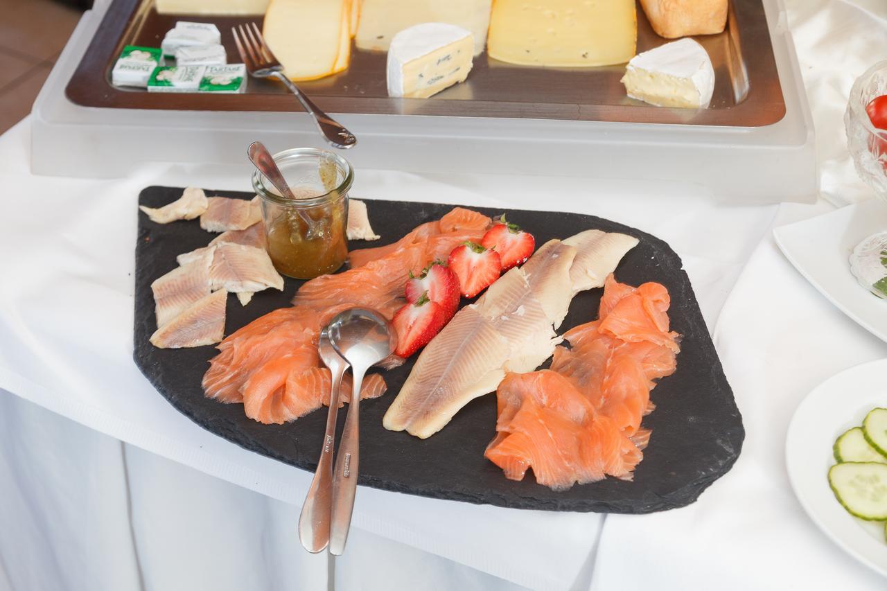 Hotel Restaurant Lindenhof Бад Ласфе Екстериор снимка