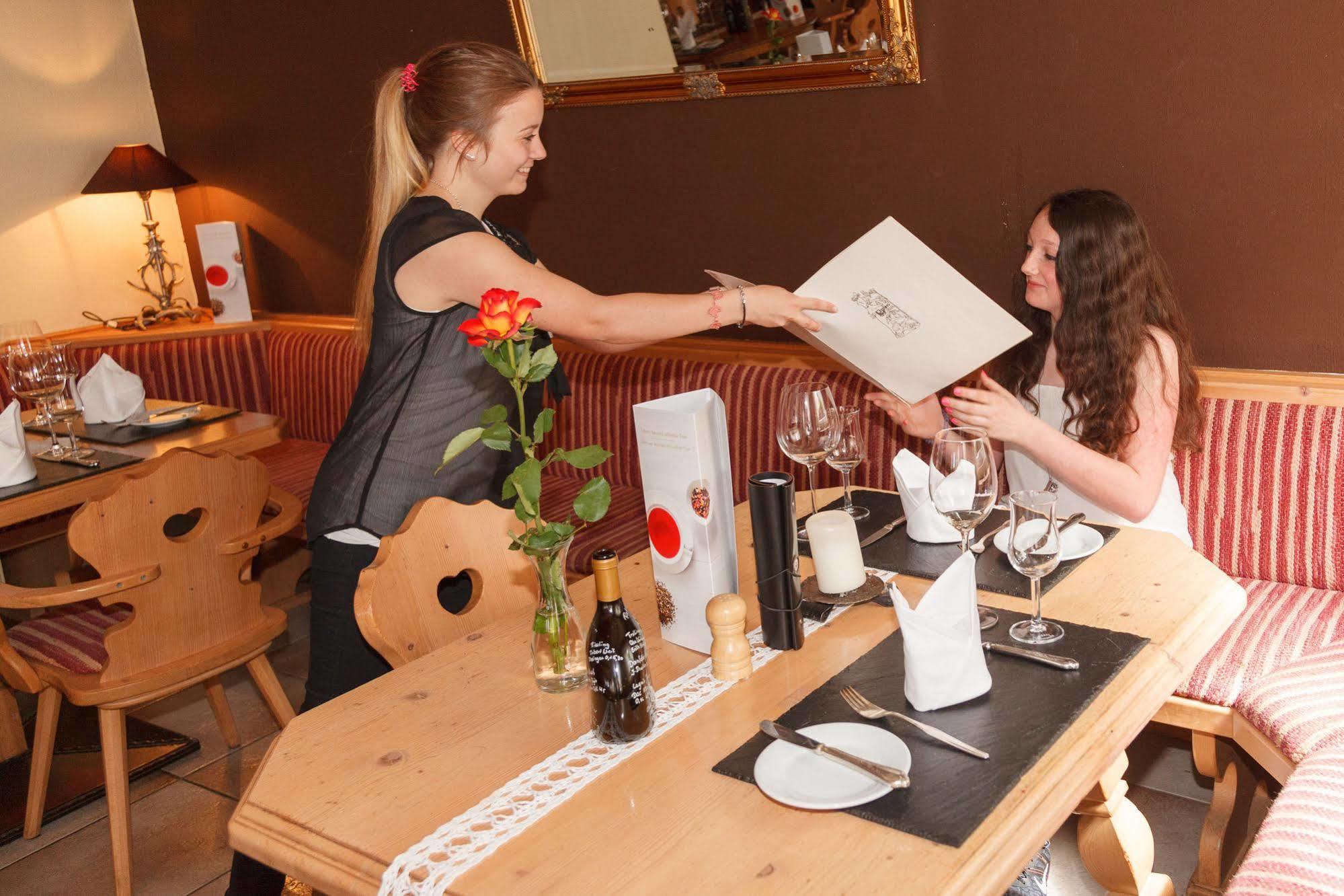 Hotel Restaurant Lindenhof Бад Ласфе Екстериор снимка